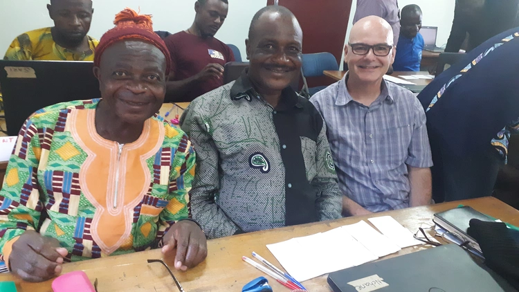 Bamii ba gweyi kikɛɛ kimbɛ le